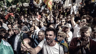 Cataluña presiona con un paro y pide 