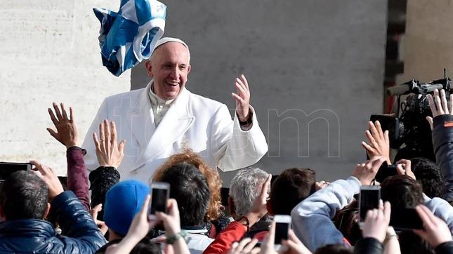 Francisco convocará a jóvenes para escuchar sus 