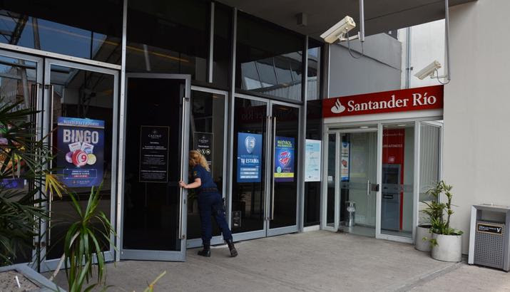 Piden quitar el cajero ubicado en el casino