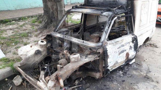Nuevo auto incendiado en Barranquitas