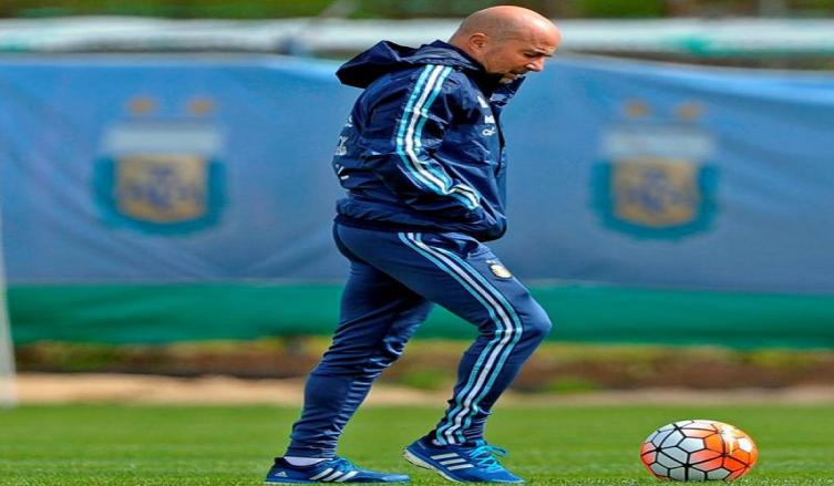 Sampaoli prepara la convocatoria del viernes