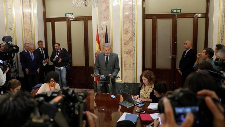 El gobierno español inicia el proceso para intervenir Cataluña