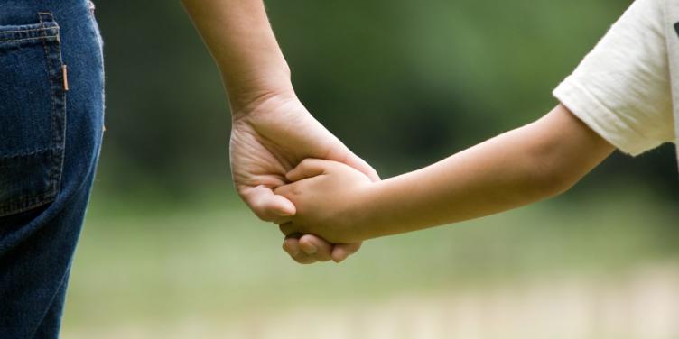 300 familias dispuestas a adoptar a una nena de 13 años