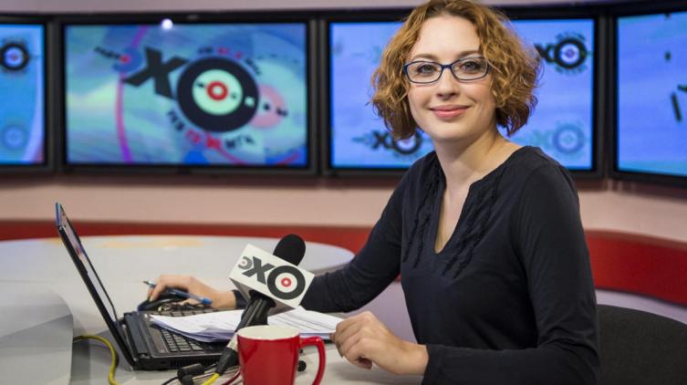 Acuchillaron a una periodista opositoria en Rusia: está internada en coma