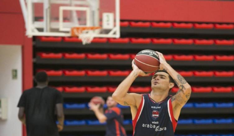 BÁSQUET: EL BASKONIA PRESCINDE DE DELFINO
