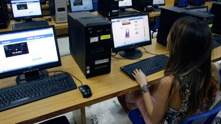 120 mil cuentas de Facebook en el país de acosadores de chicos