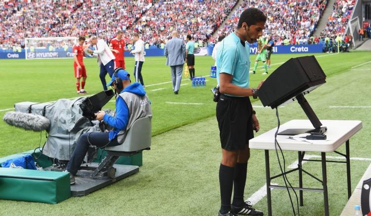 VAR: CÓMO ES POR DENTRO EL NOVEDOSO SISTEMA QUE SE UTILIZA EN LA LIBERTADORES