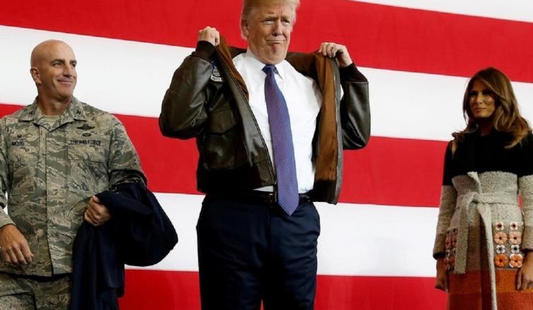 Trump llegó a Japón y provoca: 