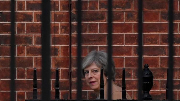 Theresa May le puso fecha al Brexit: marzo de 2019