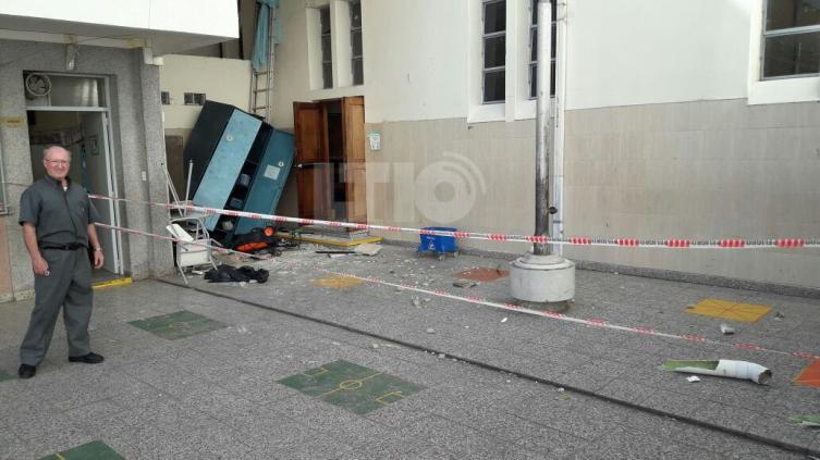 Explotó una cloaca de la Parroquia San José