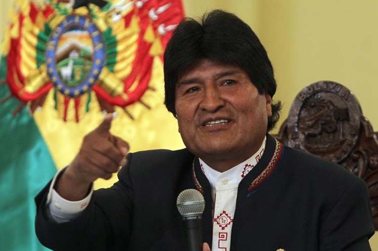Bolivia: Agrupaciones de mujeres y jóvenes apoyan postulación de Evo Morales
