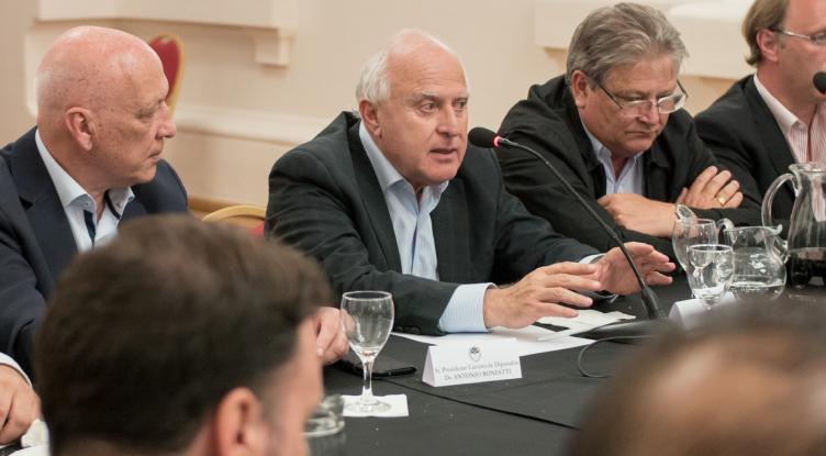 Lifschitz presentó la propuesta de Consenso Fiscal