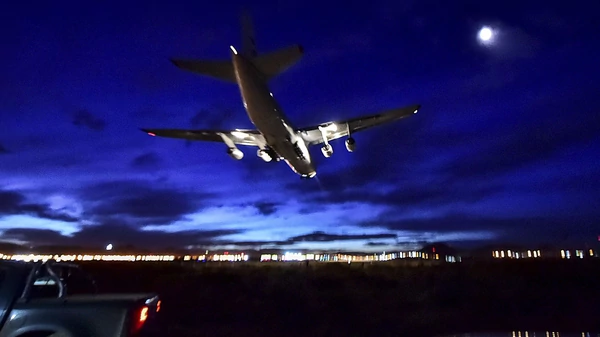 Llegó desde Rusia uno de los aviones más grandes del mundo