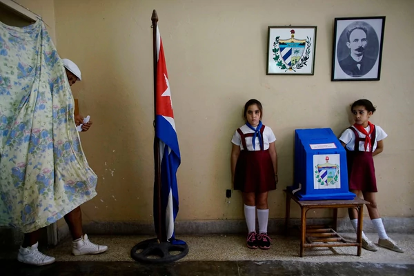 Cuba votó en las elecciones municipales sin oposición y con la mira en el nuevo presidente