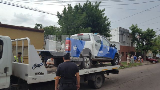 Un patrullero terminó incrustado en una casa