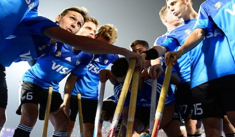 HOCKEY: EMPATARON LOS LEONES