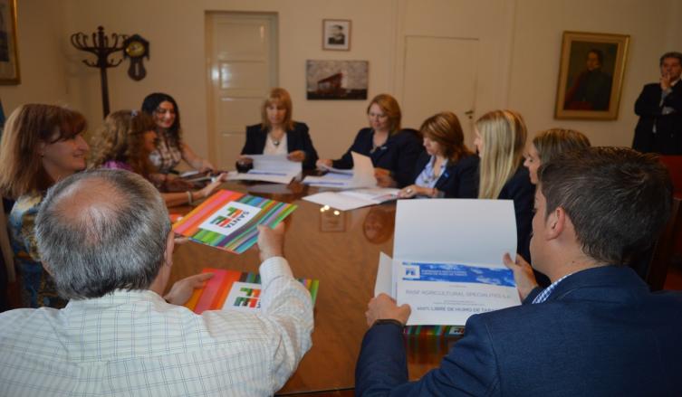 La provincia reconoció a ocho instituciones y empresas libres de humo de tabaco
