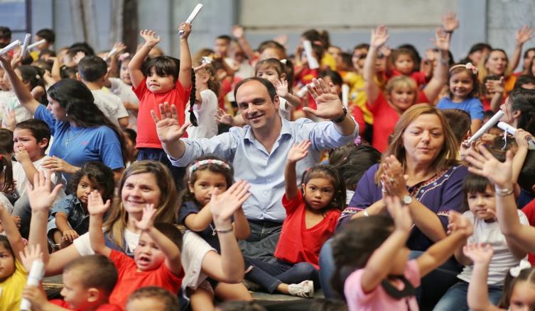 555 niños de distintos barrios egresaron de las salitas de 3 años