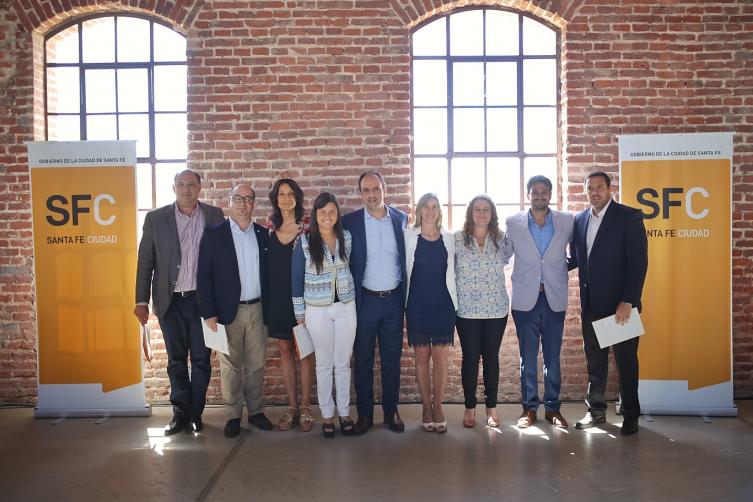Corral pidió a sus funcionarios dedicación y esfuerzo
