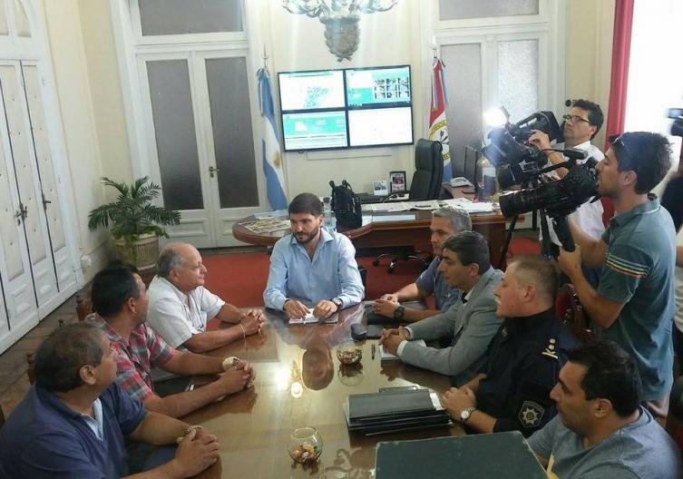 Pullaro recibió al gremio de taxistas