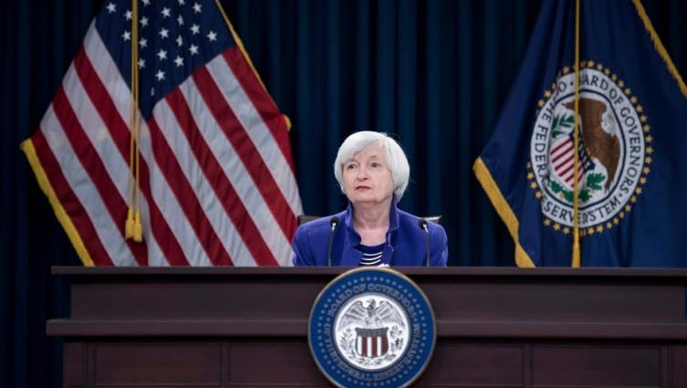 Estados Unidos, confiado en su economía, sube las tasas de interés