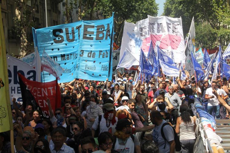 Conocé qué sectores paran este lunes en Santa Fe