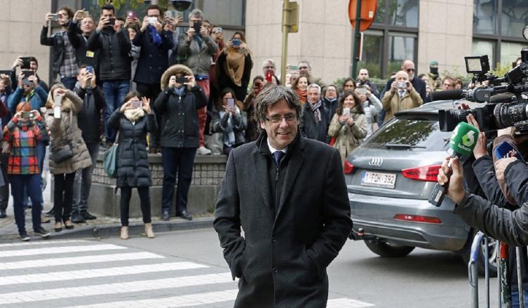 Puigdemont celebra la victoria en las urnas catalanas desde Bruselas