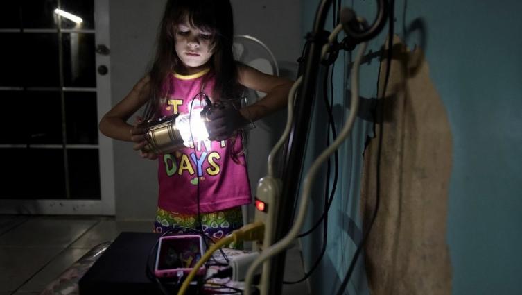 Puerto Rico: la vida a oscuras y desesperante