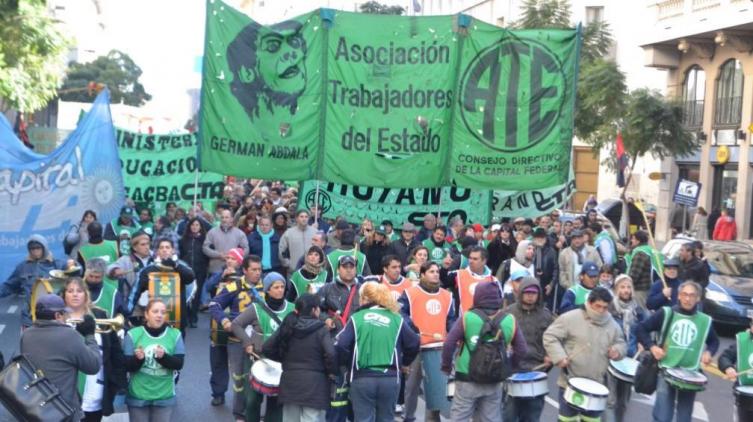 ATE denunció más de 500 despidos en el Estado y va al paro