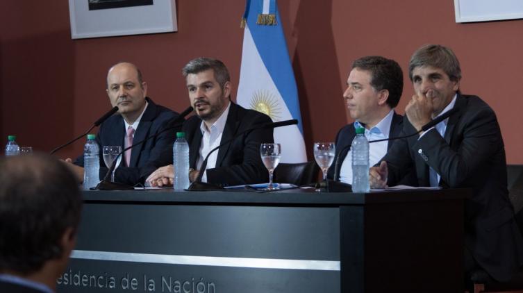 La inflación bajará un año más tarde de lo planeado