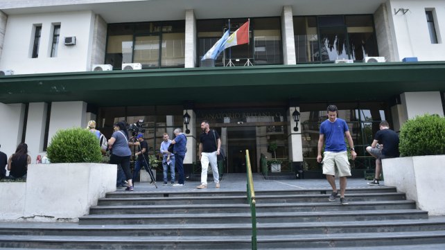 Murió uno de los operarios heridos