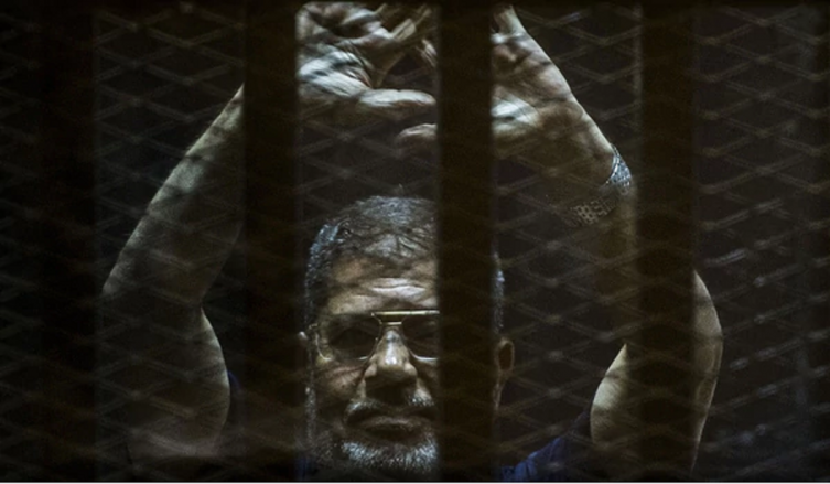 El ex presidente egipcio Mohamed Mursi fue condenado a 3 años de prisión