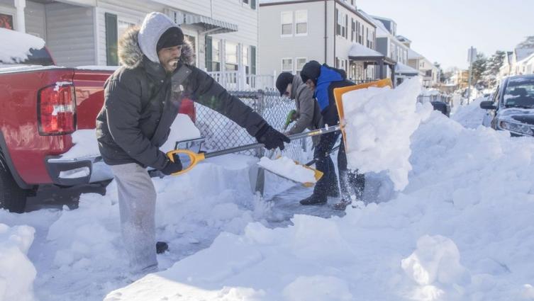 La tormenta se alivia y Nueva York recupera ritmo y abre los aeropuertos