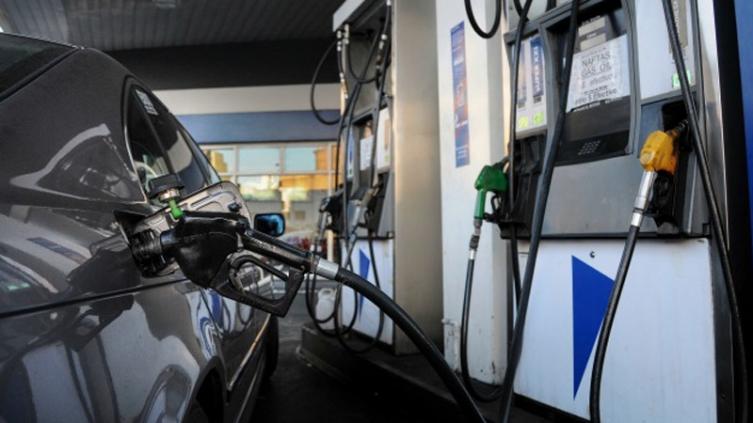 Los precios de la nafta de YPF variarán según el barrio y los horarios de venta
