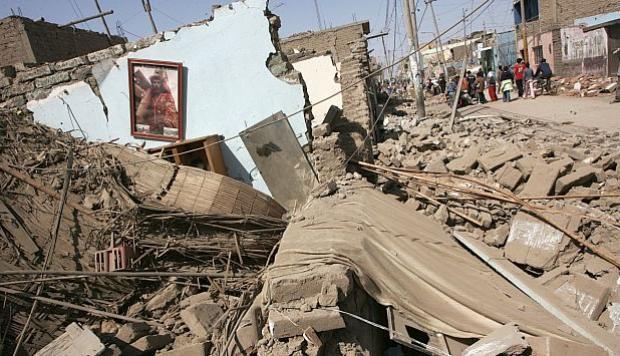 Dos muertos y 65 heridos tras un terremoto en Perú