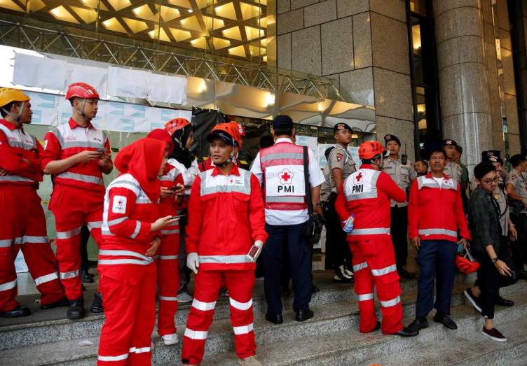 Indonesia: más de 70 heridos al hundirse el piso de la Bolsa de Yakarta