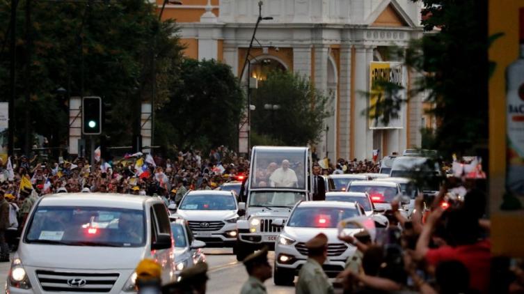 Chile: un hombre murió mientras esperaba el paso del papa Francisco
