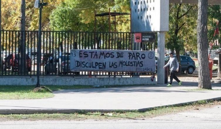 SE TERMINÓ LA PACIENCIA: LOS EMPLEADOS DE NEWELLS VAN AL PARO