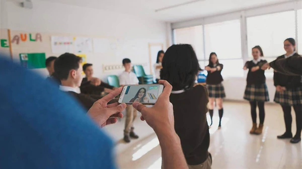La app contra el bullying que triunfa en España y llegará al país este año