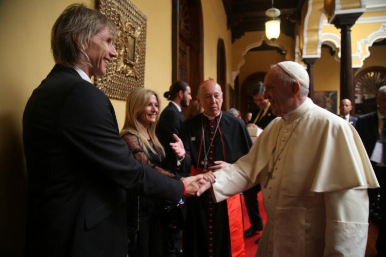 RICARDO GARECA SALUDÓ AL PAPA