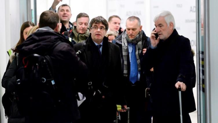 Puigdemont llegó a Dinamarca, en medio de rumores sobre su futuro