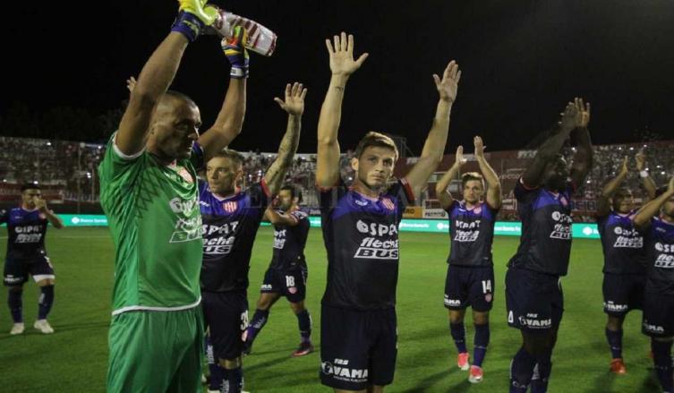UNIÓN SIGUE SIENDO FUERTE DE LOCAL