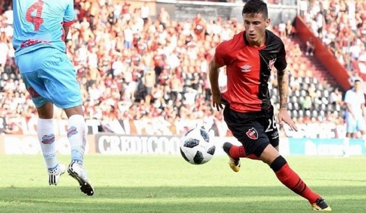FÉRTOLI SUENA EN COLOMBIA, PERO LLOP NO QUIERE SU PARTIDA