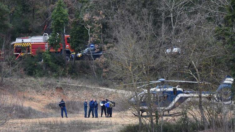 Chocan dos helicópteros militarse en Francia: hay al menos 5 muertos