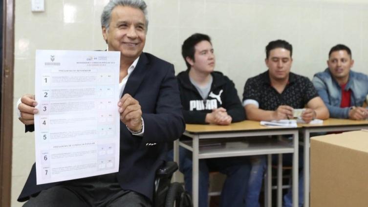 Ecuador: fuerte rechazo en una consulta a un eventual regreso de Correa al poder