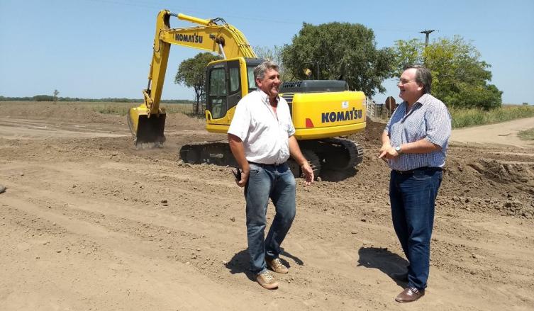 Obra de pavimentación de la  RP 77s que llegará hasta Ambrosetti 