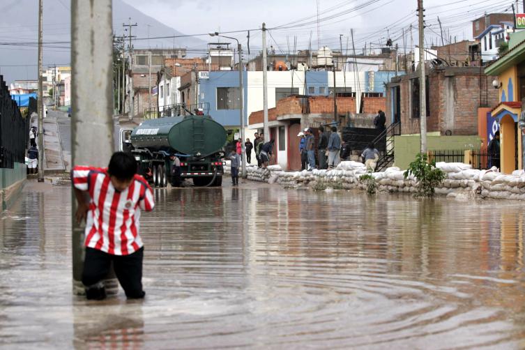 El nivel de Pilcomayo bajó pero la situación en el norte sigue complicada