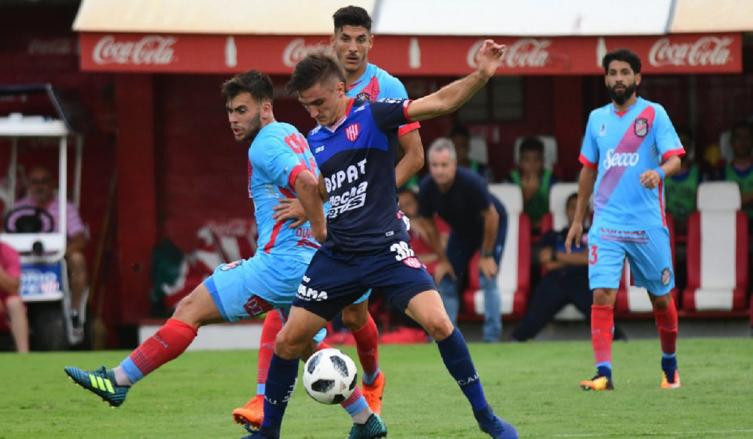 Unión sumó un punto sin merecerlo ante Arsenal empatando sin goles en el 15 de Abril