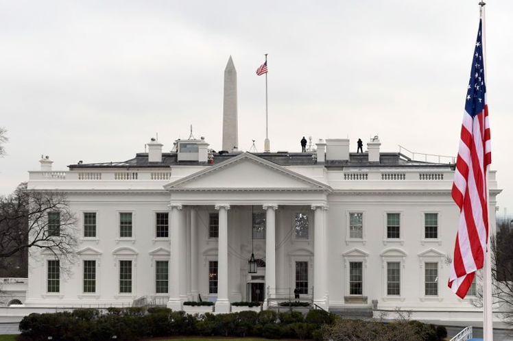 EE.UU.: una ola de escándalos y renuncias afecta a la Casa Blanca