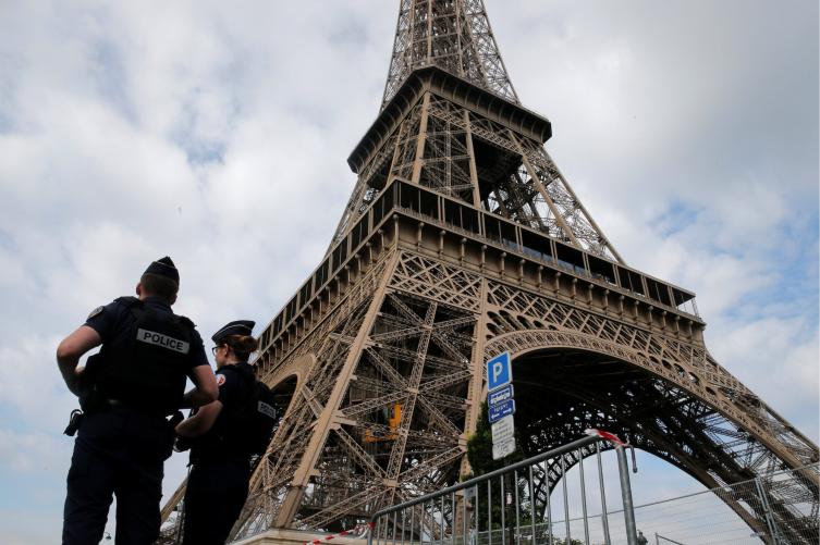 Un hombre borracho atacó a puñaladas a seis personas en París